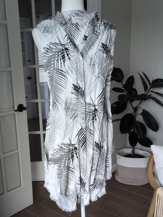 cloth & stone Dresses & Skirts - cloth & stone Gray and White Palm-Print Raw Edge Sleeveless Shirt Dress Small